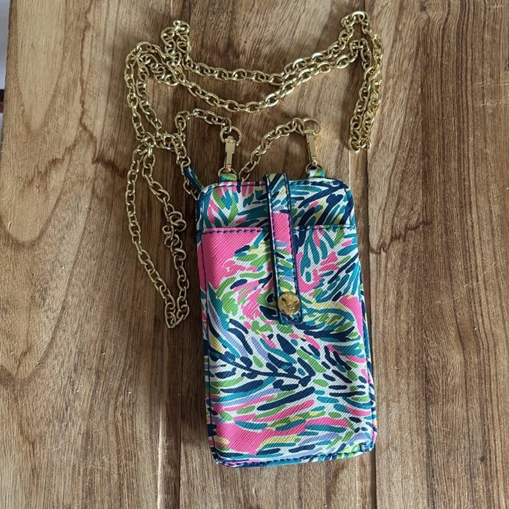 EUC Lilly Pulitzer Colorful Patterned Women's Phone Bag with Gold Chain